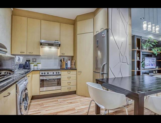 2 BEDROOM TOWNHOUSE FOR SALE IN MELROSE NORTH